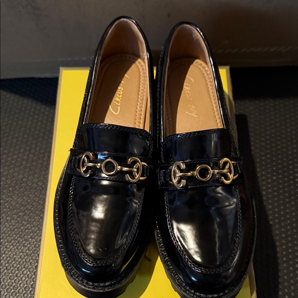 Circus by Sam Edelman Black Patent Platform Loafers with Gold Chain